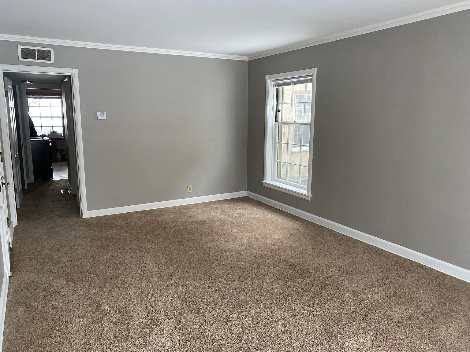 1 bed, 900 sqft, $1,090 — Photo 3