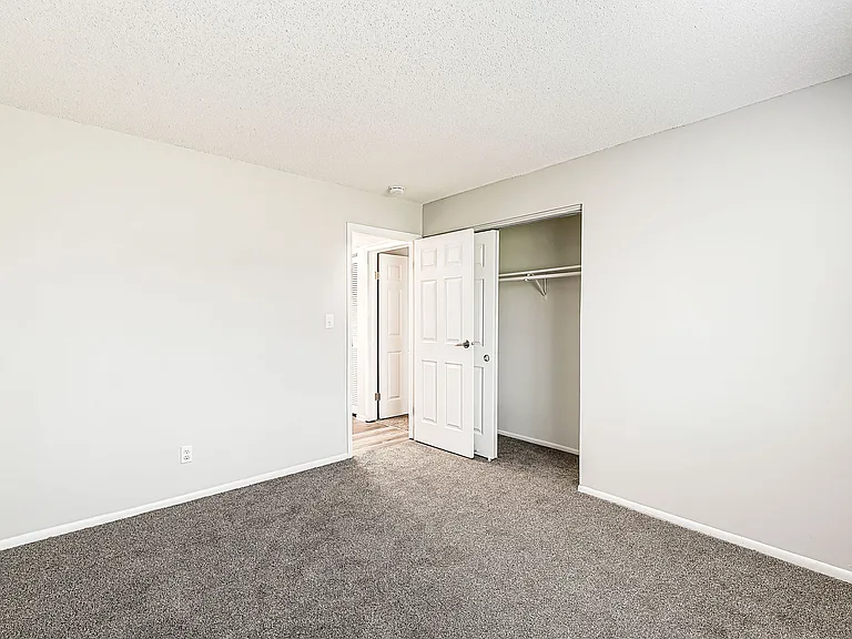 Ninth Avenue Apartments — Photo 42