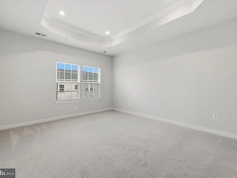 1550 Adamson Way — Photo 32