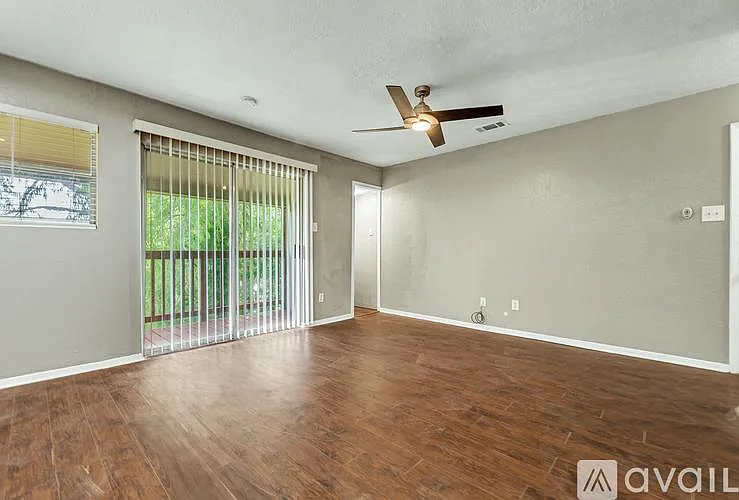 2 bed, 1.0 bath, 750 sqft, $1,050 — Photo 1