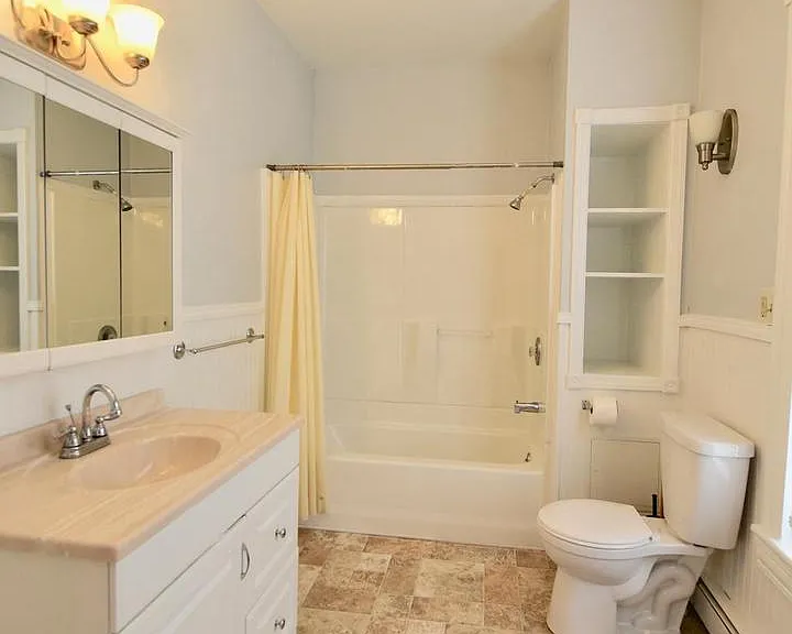 205 Oakley St #2 — Photo 13