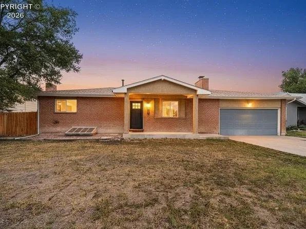 911 Candytuft Blvd, Pueblo, CO 81001