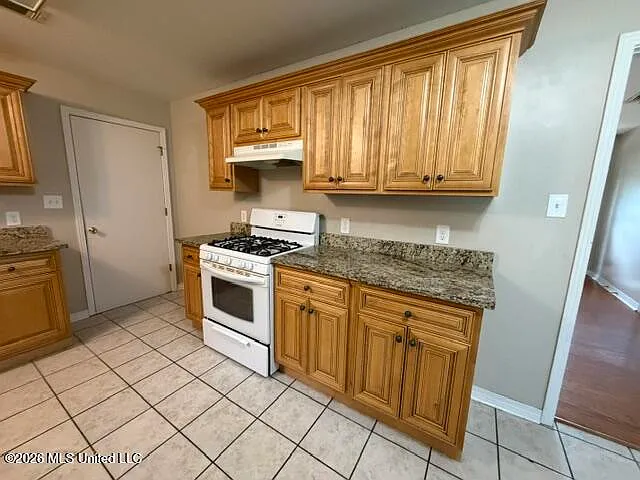 3 bed, 2.0 bath, 1495 sqft, $1,600 — Photo 4