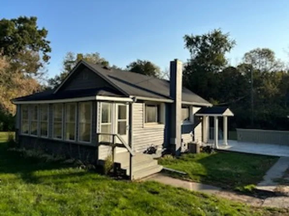 9391 Carpenter Rd, Milan, MI 48160