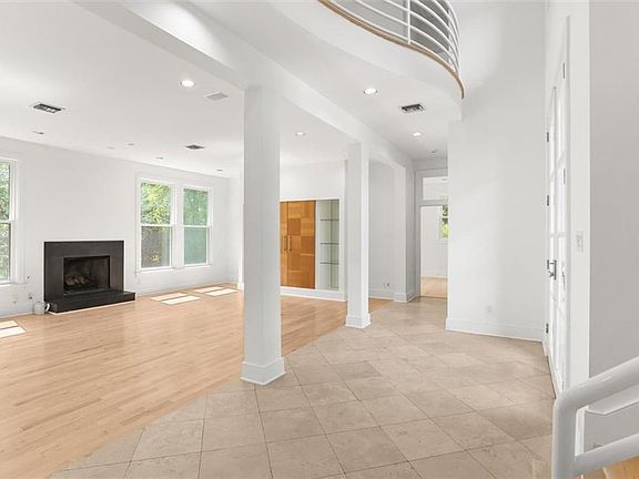 2nd image of 8 Shoal Creek Dr