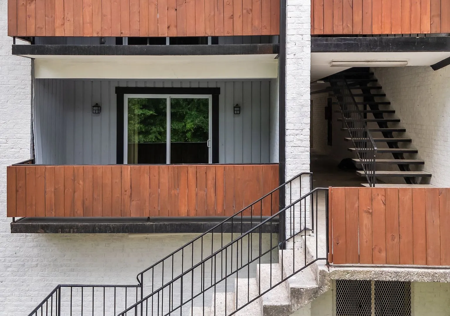 Donovan Place Apartments — Photo 1