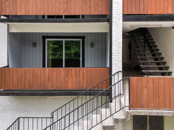 Donovan Place Apartments