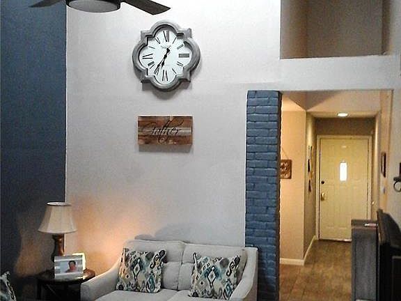 2nd image of 1853 Amber Ln