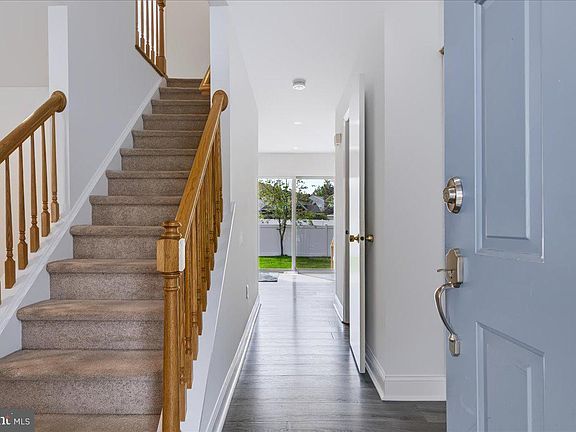 4th image of 25 Avignon Dr