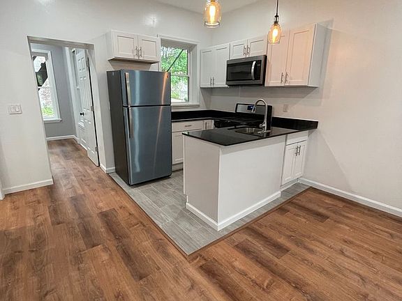 3rd image of 156 South St APT 2