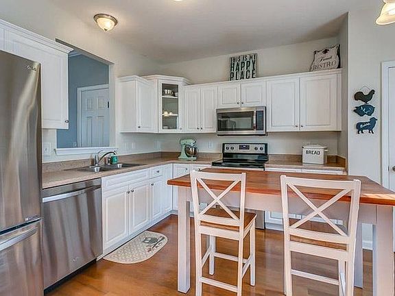 3rd image of 202 Spence Ln Unit 102