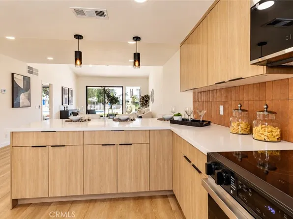 1012 Saint Thomas Cir, Palm Springs, CA 92264