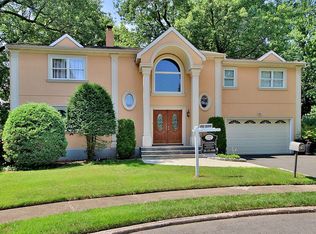 29 Cherry Ct, Cresskill, NJ 07626