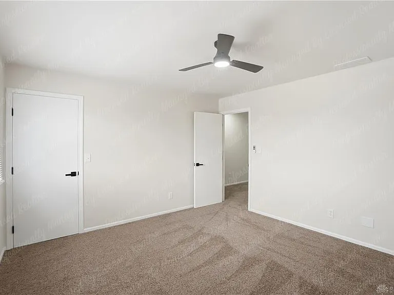 539 N Broad St — Photo 32