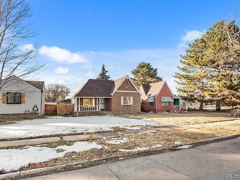 3085 Clermont St — Photo 2