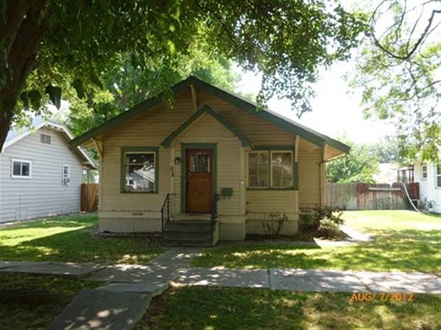 1st image of 816 10th Ave S