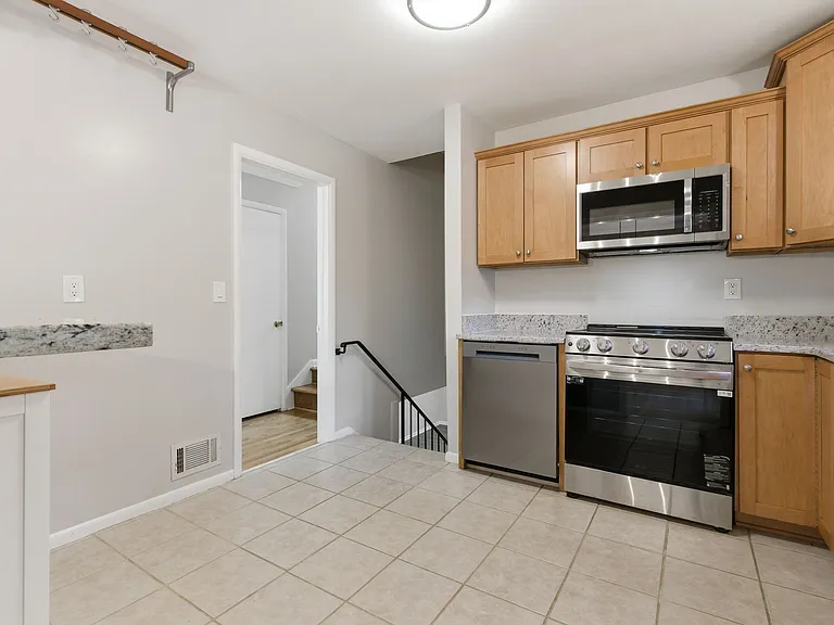 2722 Frontier Ct — Photo 10