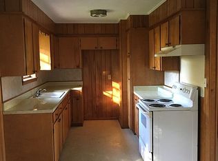 222 7th St, Purvis, MS 39475