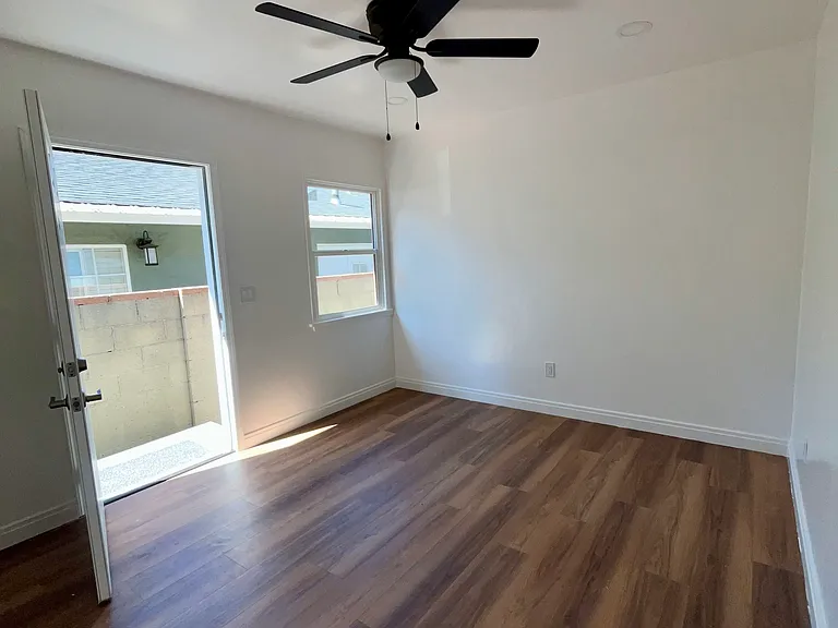 9533 Alexander Ave — Photo 11