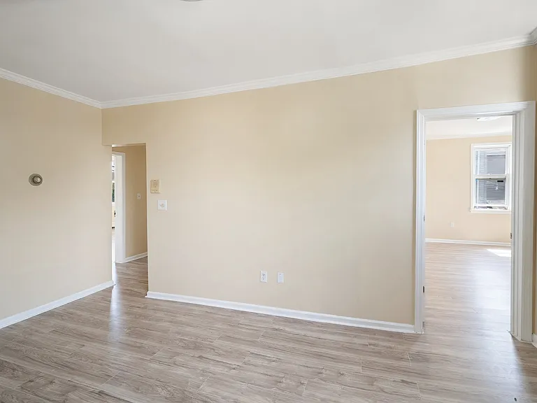 230-236 Trumbull St #B — Photo 4