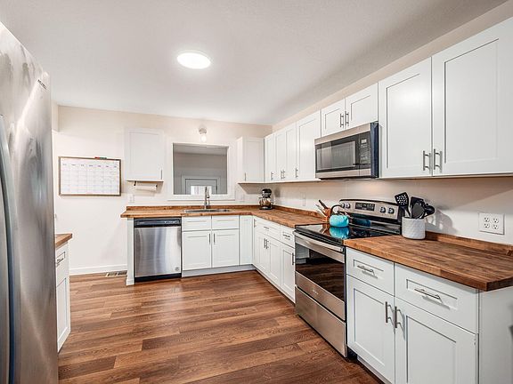 2nd image of 210 Pearl St
