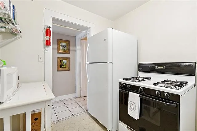 2200 Nashville Ave — Photo 5