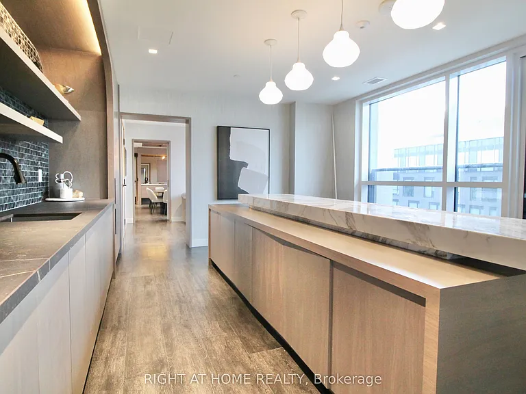 560 Rideau St #1006 — Photo 21