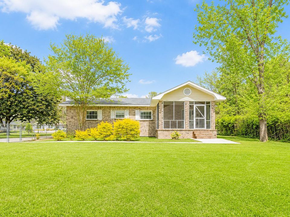 1st image of 151 Gailmoor Dr