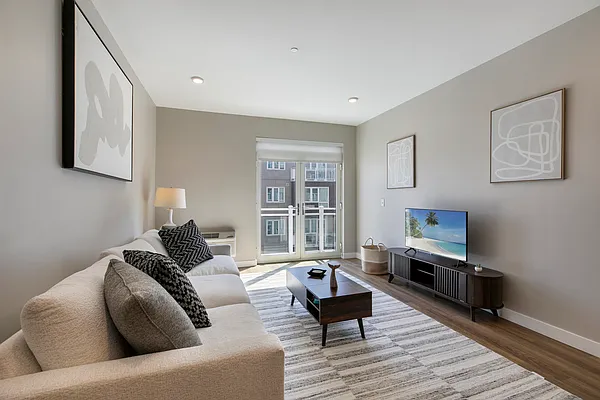 Living room, photo 1
