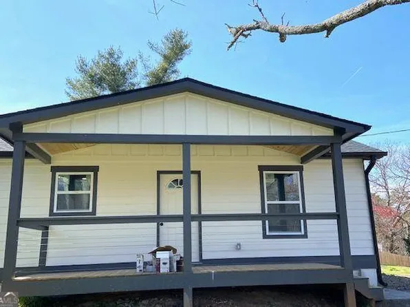 168 Yearwood St, Toccoa, GA 30577