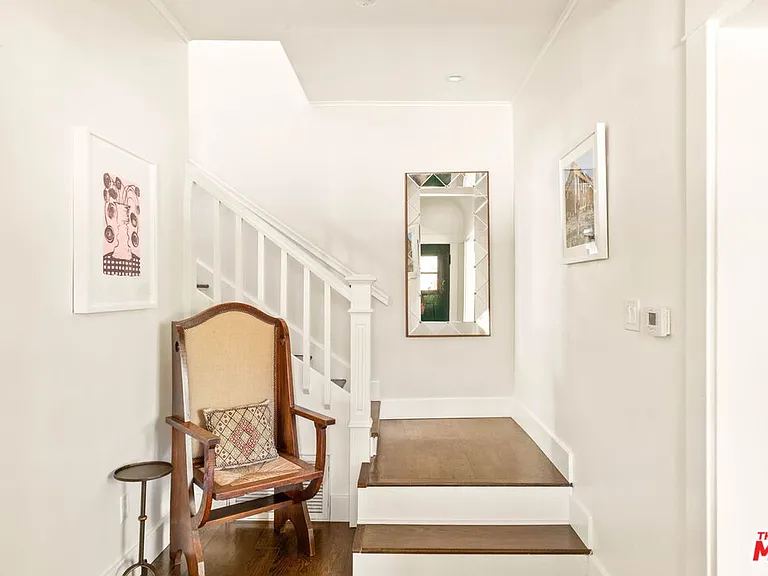 2102 N Bronson Ave — Photo 23