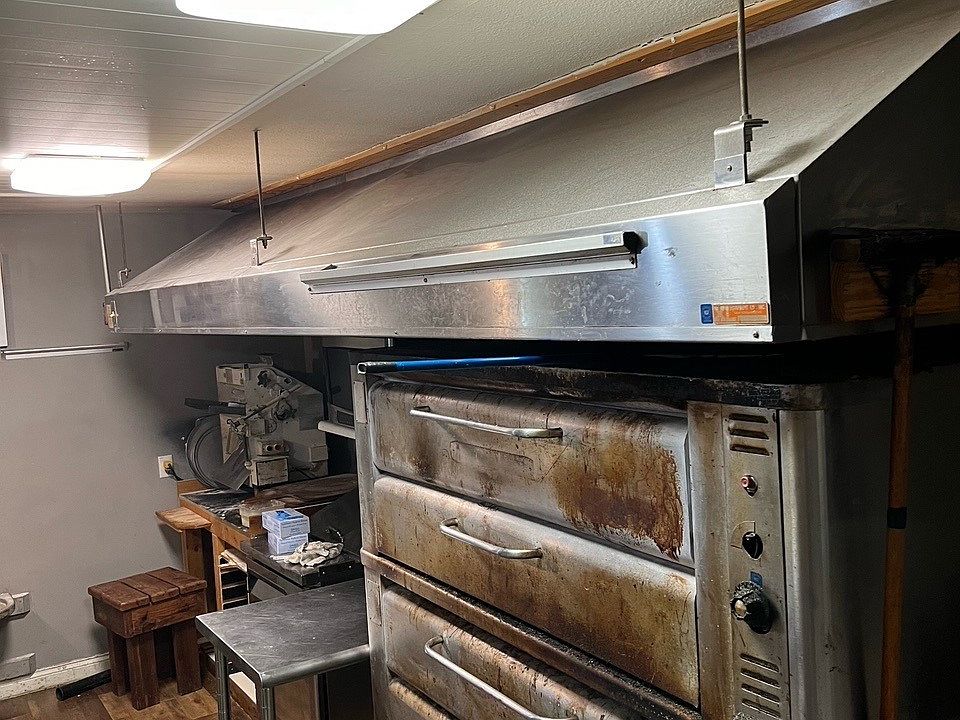 2nd image of 125 E Broadway