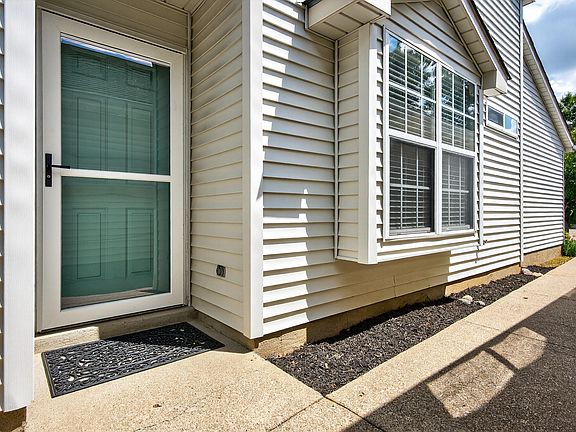 3rd image of 4221 Heathmoor Ct