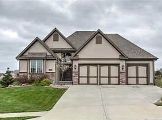 9123 N Walrond Ct, Kansas City, MO 64156