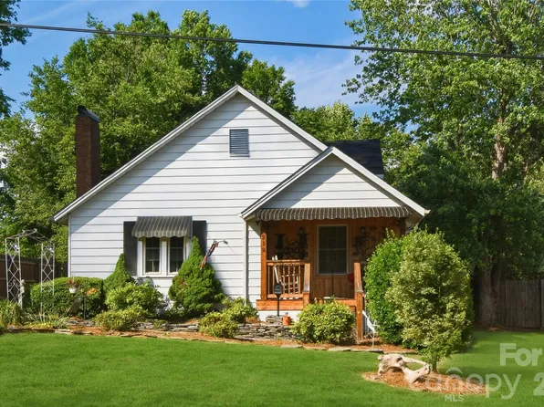 212 Sharon Ave NW, Lenoir, NC 28645