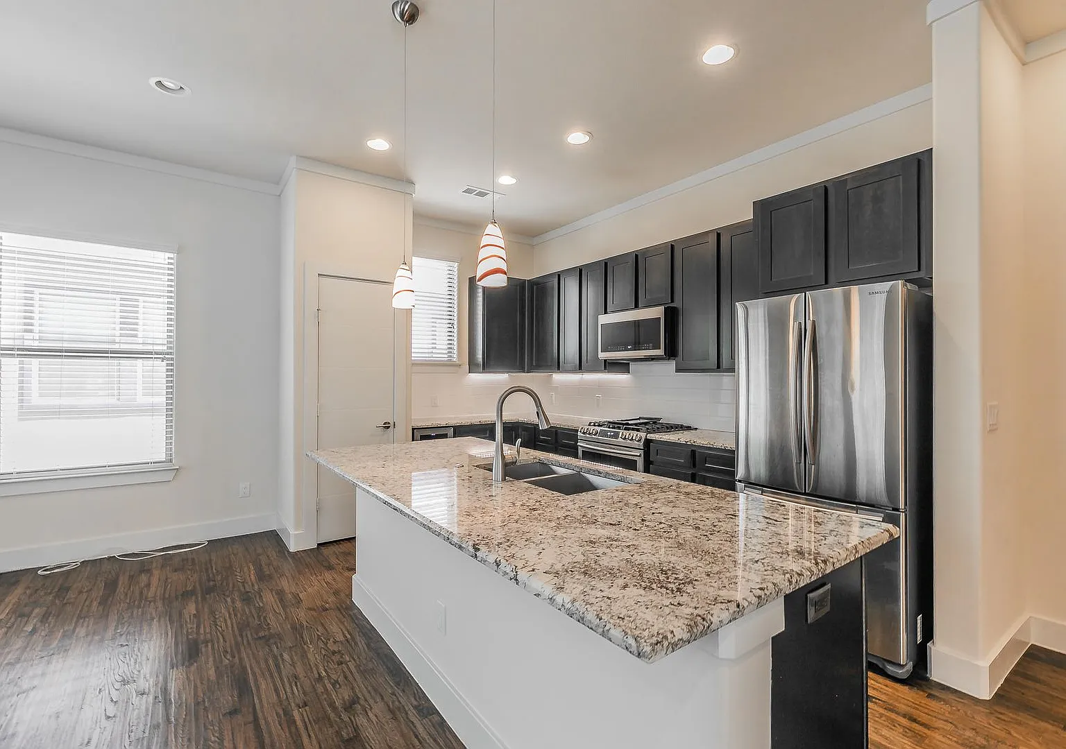 Move in Special $650.00 off of first months rent! Alta Vista West community, three story townhome... — Photo 4