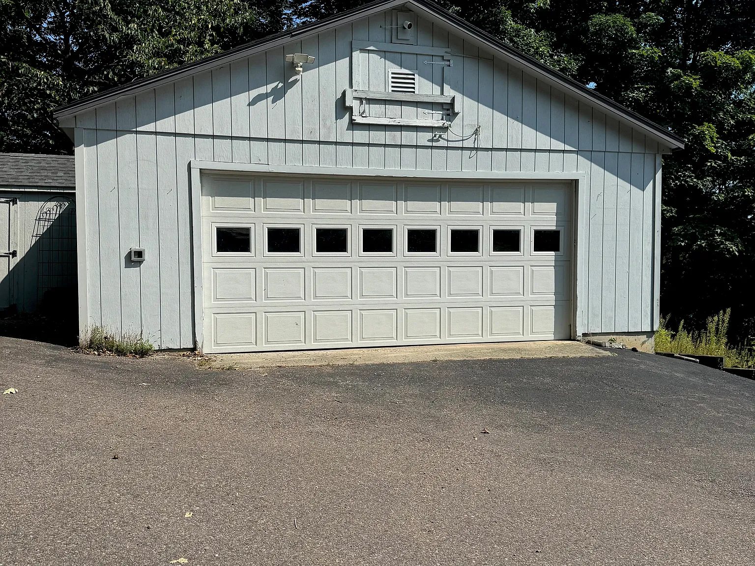 3 bed, 4000 sqft, $6,000 — Photo 2