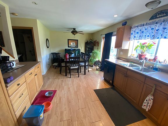 3rd image of 29W407 Candlewood Ln