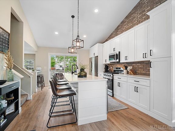 5th image of 11810 Niagra Ln
