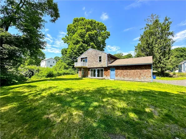 948 Main St, Hope Valley, RI 02832