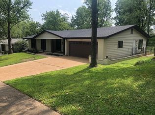 710 Clayworth Dr, Ballwin, MO 63011