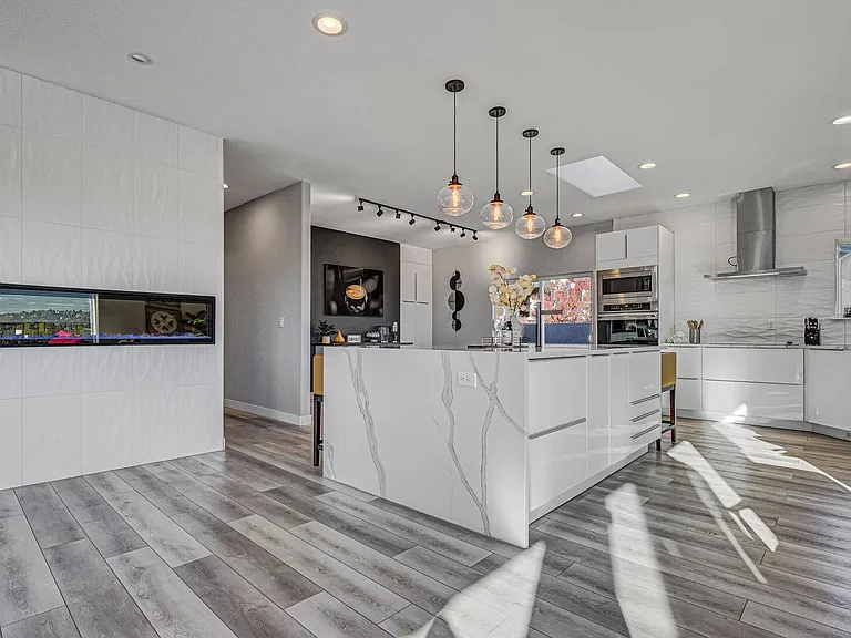 Fully equipped and remodeled kitchen!