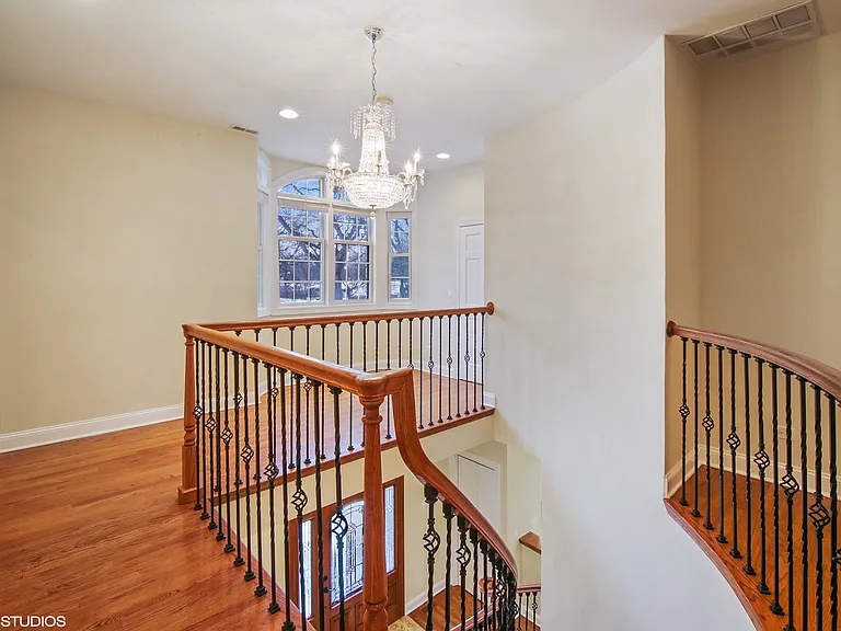 507 Locust Rd — Photo 7