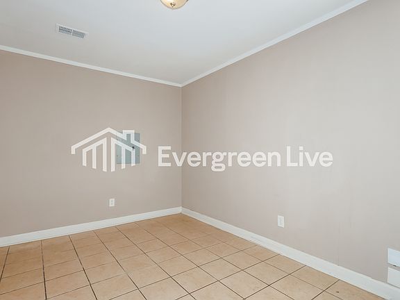 5th image of 4610 Violet Ave