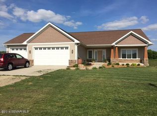 810 Riverwood Ct, Elgin, MN 55932