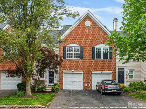 21 Lee Ct, Plainsboro, NJ 08536