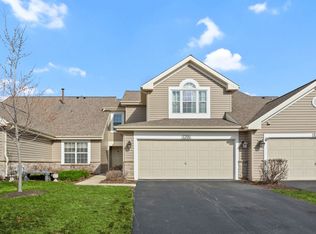 1296 Lake Shore Dr, Carol Stream, IL 60188