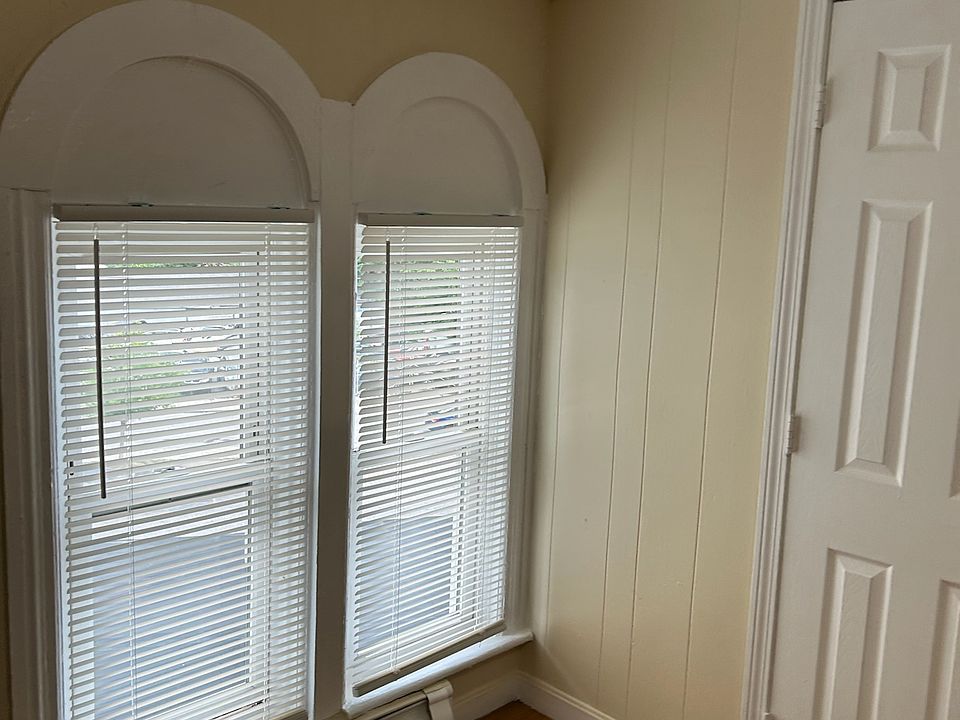 1st image of 560 Main St APT 7