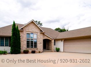 9429 Rosebud Ln, Appleton, WI 54915