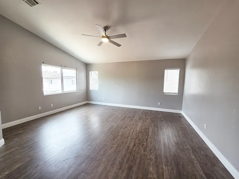9946 Burton Lake Ct — Photo 40